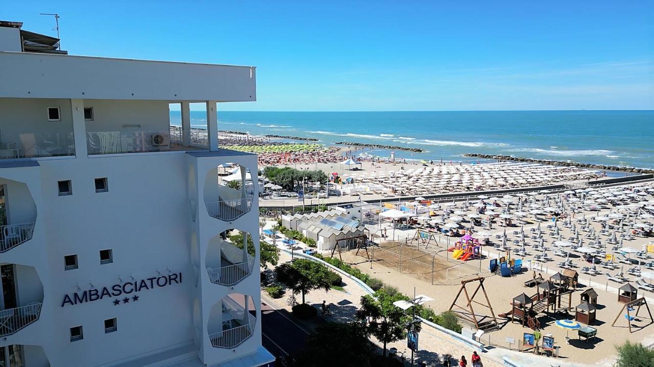 Ambasciatori Hotel - Beach Front -Breakfast Xxl & Brunch Until 12 30Pm Misano Adriatico Kültér fotó